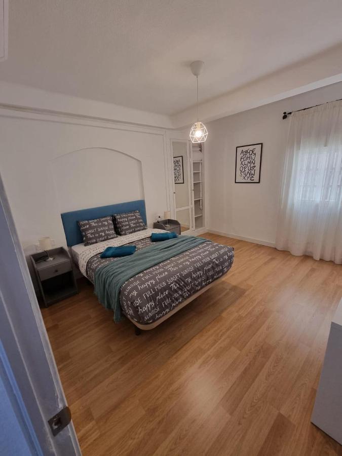 Holidays2Malaga 2 Bedroom Armengual De La Mota Close Shopping Center Exterior photo