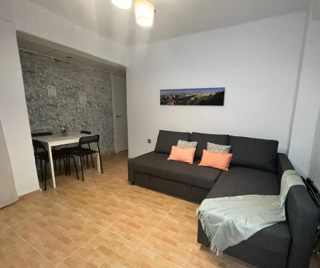 Holidays2Malaga 2 Bedroom Armengual De La Mota Close Shopping Center Exterior photo