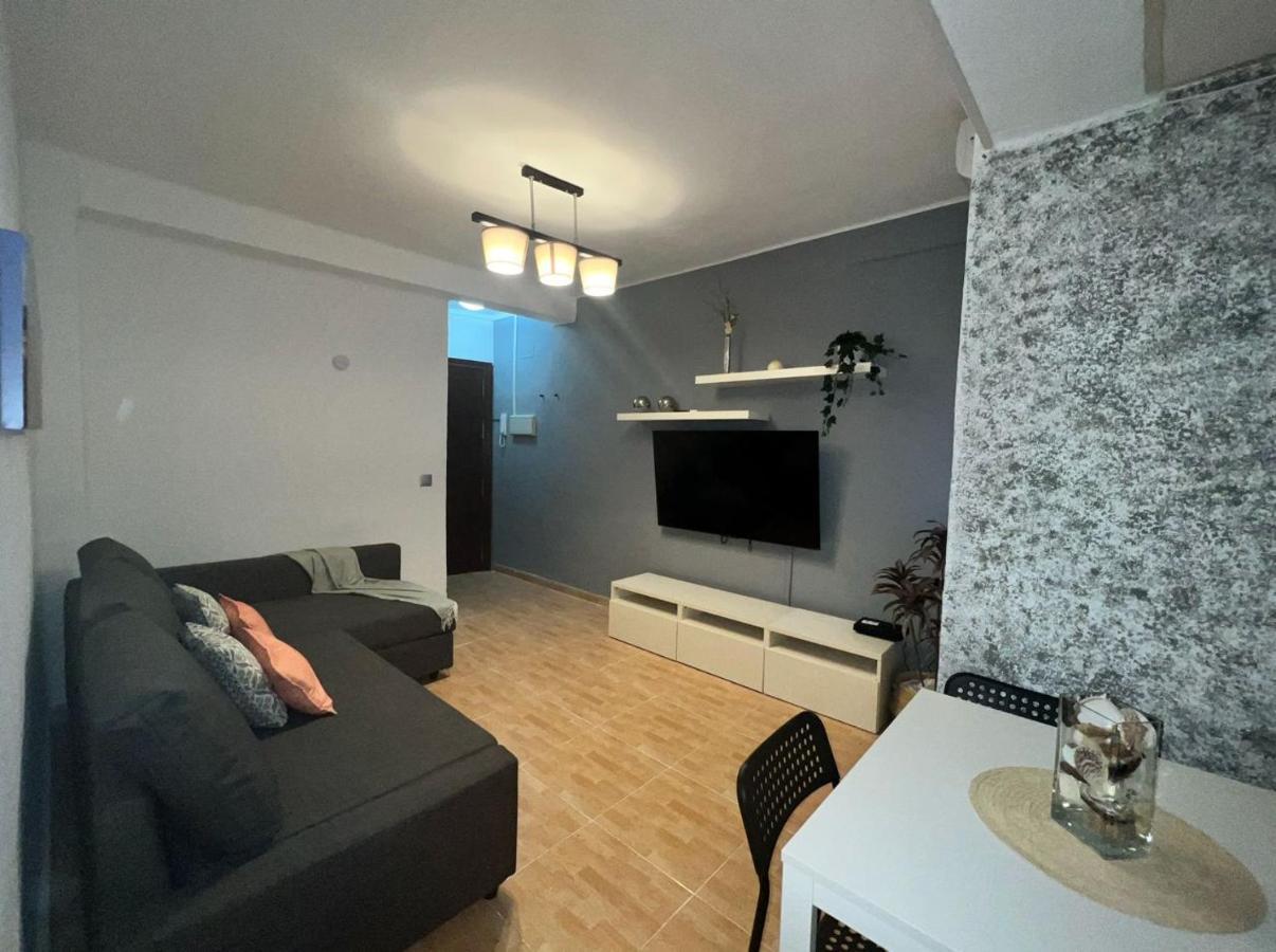 Holidays2Malaga 2 Bedroom Armengual De La Mota Close Shopping Center Exterior photo